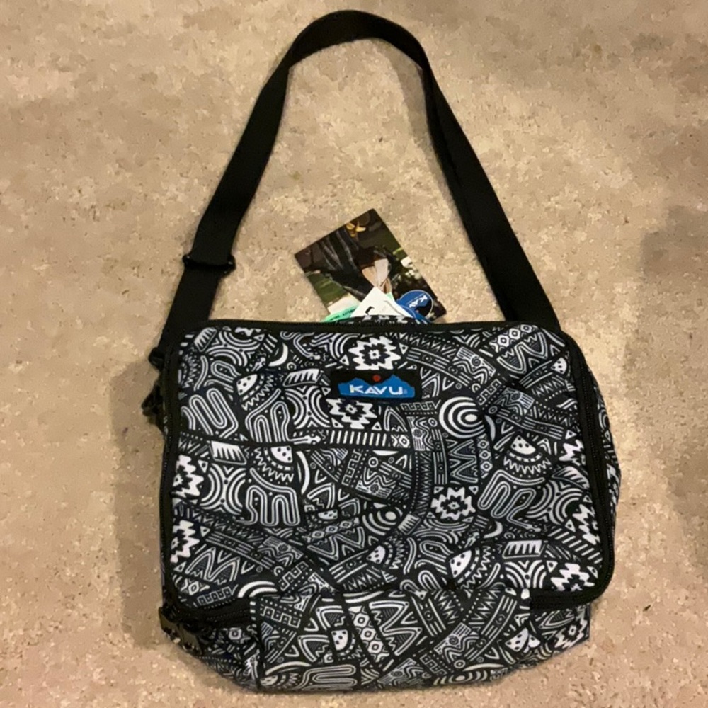 NWT Kavu Insulated Crossbody Cooler